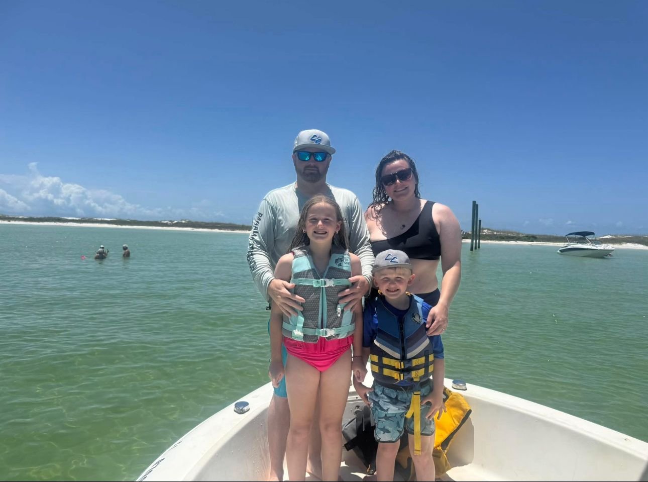 Family with kids on Salty Dogs boat tour Shell Island